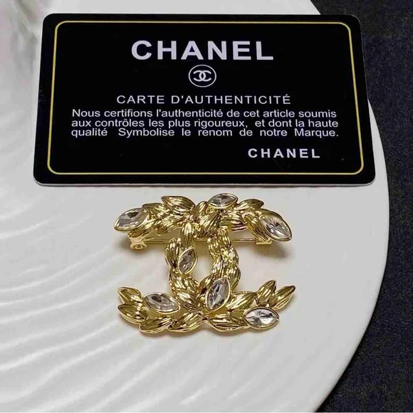 Chanel Women's Versatile Brooch - Picture 4 of 6